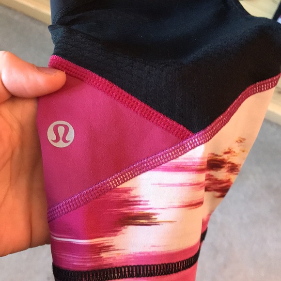 Lululemon Cropped Black Leggings Pink Purple Brushstroke Waistband Size 8 - Picture 5 of 8